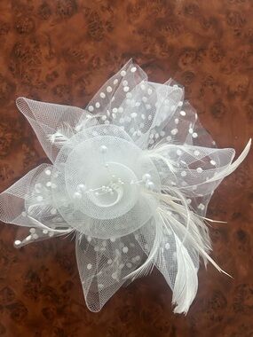White Bridal Fascinator Hair Clip with Feather and Pearl Accents